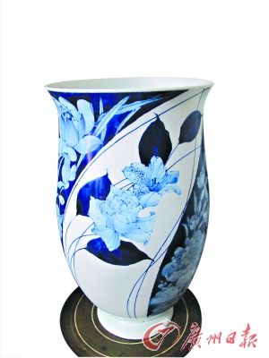 青花瓶《谐和》